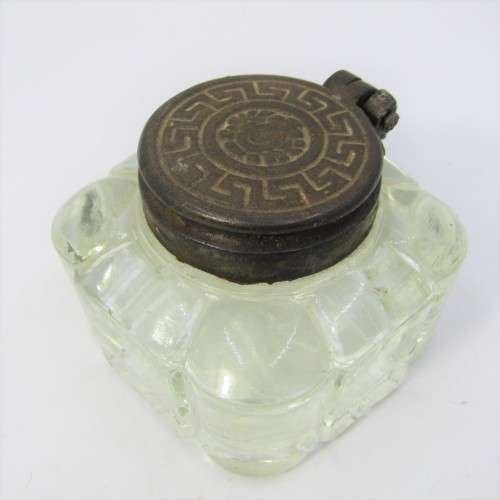 Vintage inkwell - lid broken