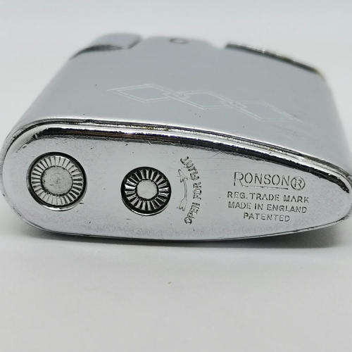 Vintage Ronson pocket lighter - needs flint and fuel