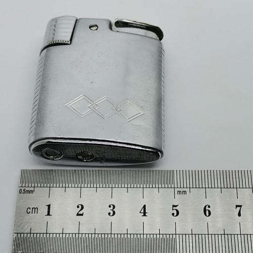Vintage Ronson pocket lighter - needs flint and fuel