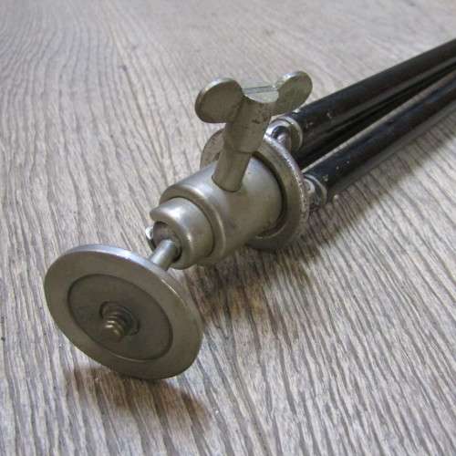 Vintage Zeizz Ikon German camera tripod - 119cm