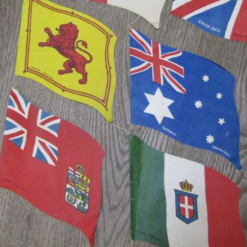Lot of 14 bunting paper flags - vintage