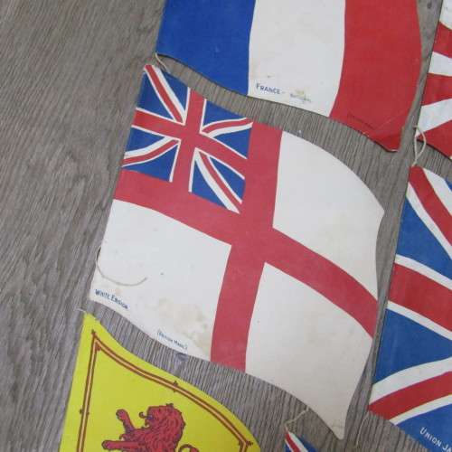 Lot of 14 bunting paper flags - vintage
