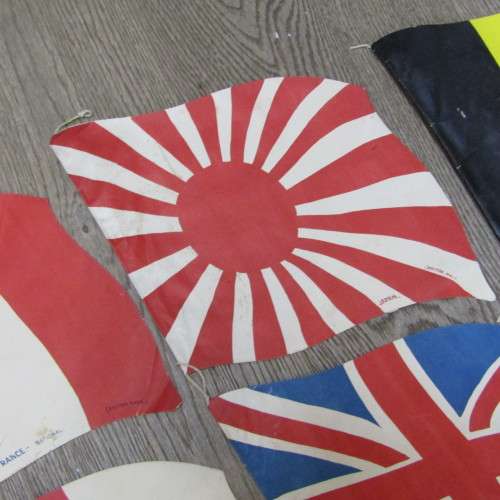 Lot of 14 bunting paper flags - vintage