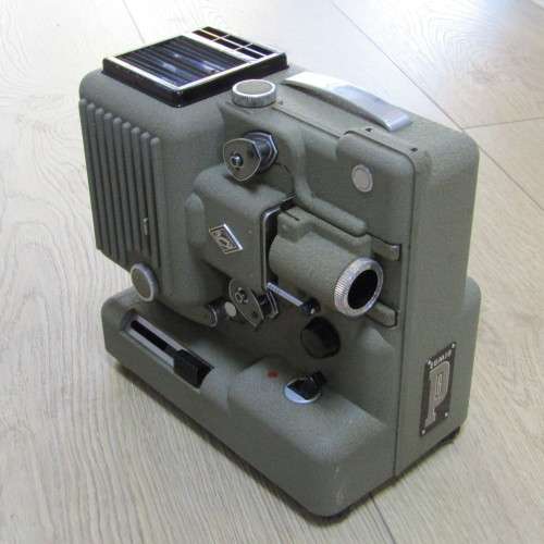 Vintage Eumig P8 projector - serial 601381 in original case and box - excellent condition