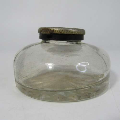 Vintage round ink pot with lid