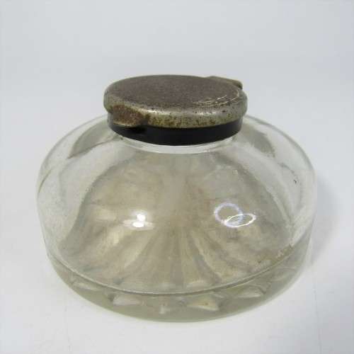 Vintage round ink pot with lid