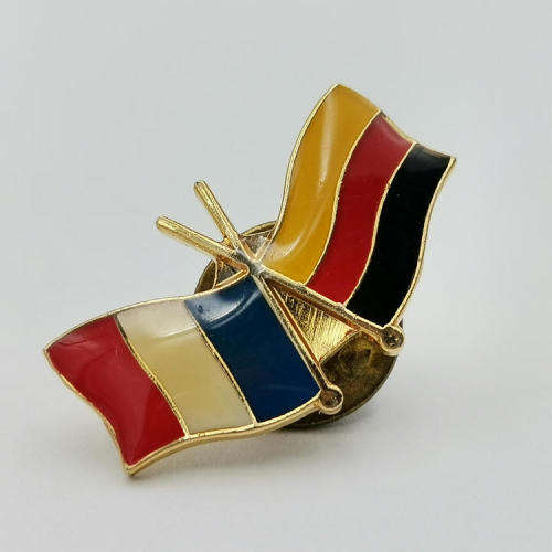 Vintage Germany / France pin badge