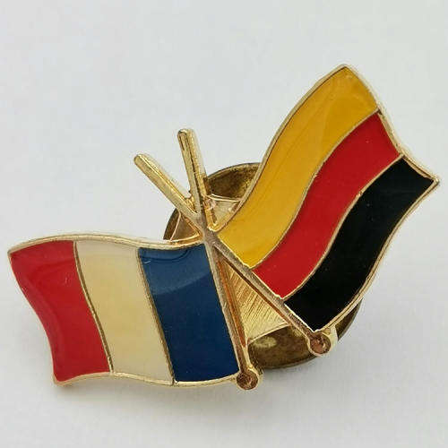 Vintage Germany / France pin badge