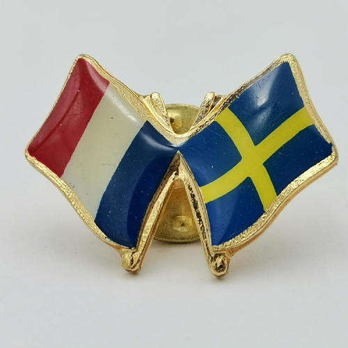 Vintage Sweden / France pin badge