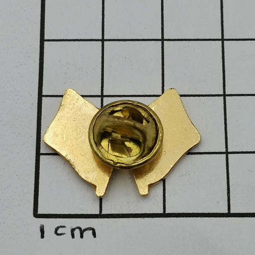 Vintage Sweden / France pin badge