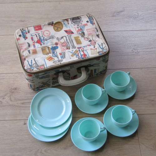Vintage picnic tea set for 4 - one small plate missing