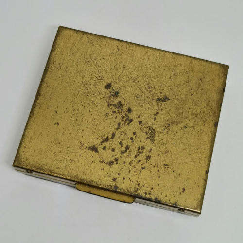 Mona Lisa powder box with hundreds of stars on lid - mirror inside