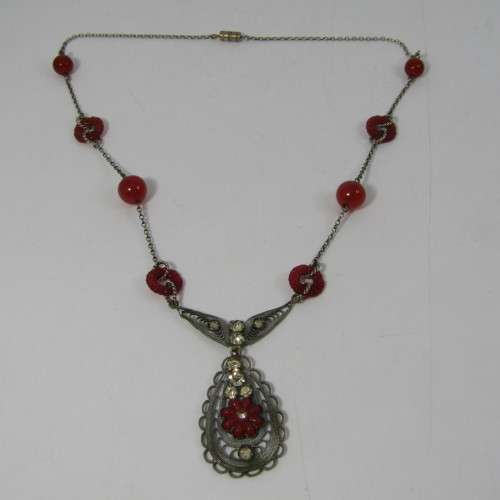 Vintage Filagree costume necklace - beautiful piece - 47cm