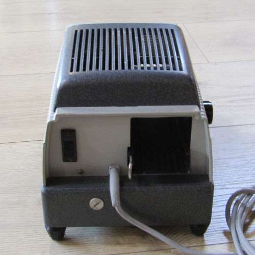 Braun 35mm slide projector in case - excellent condition