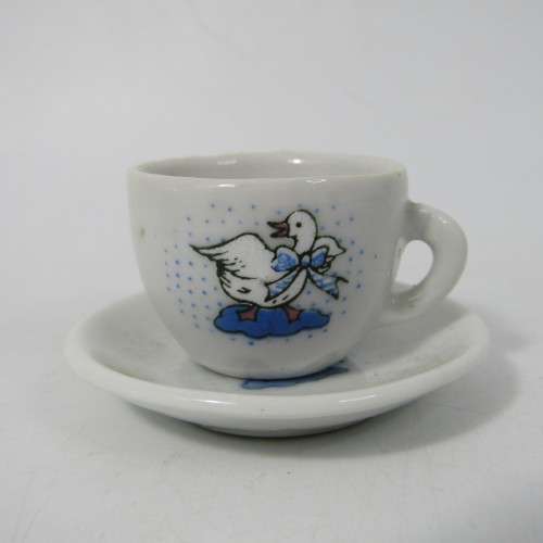 Vintage miniature tea set with 7 pieces