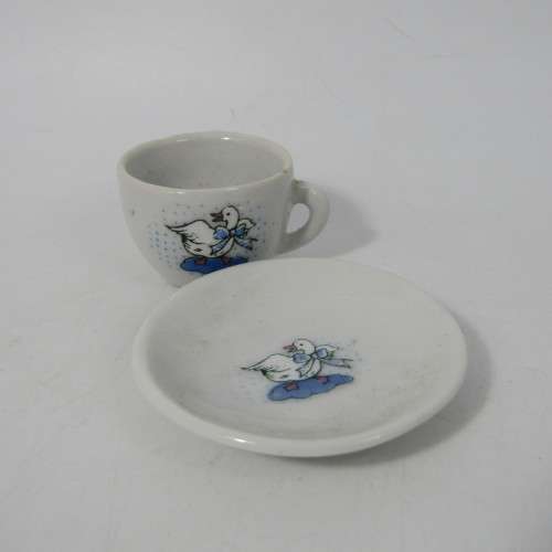 Vintage miniature tea set with 7 pieces