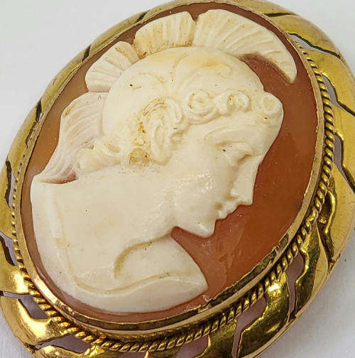 9kt Gold cameo brooch - High quality