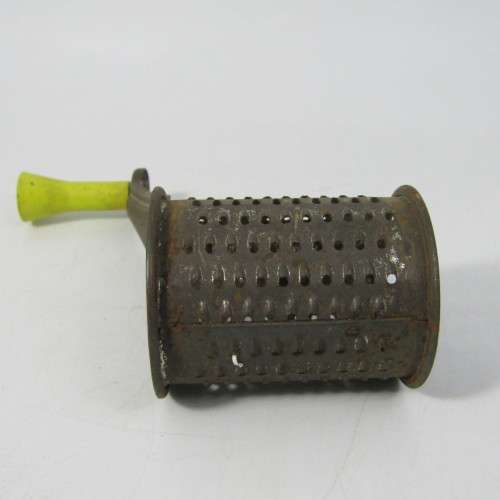 Vintage MOULI grater / cutter - handheld