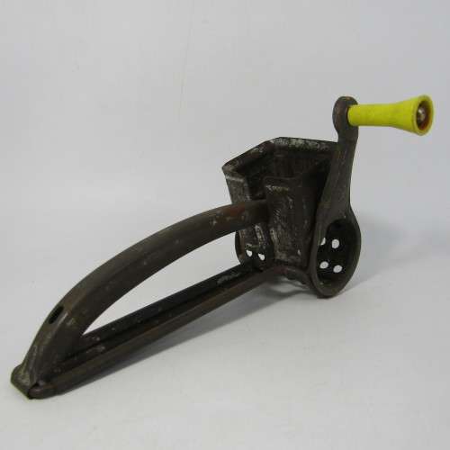 Vintage MOULI grater / cutter - handheld