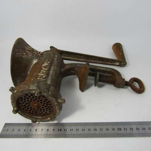 Vintage No. 8 Spong mincer