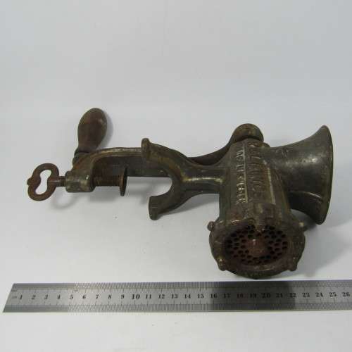 Vintage No. 5 Reliance Husqvarna meat mincer