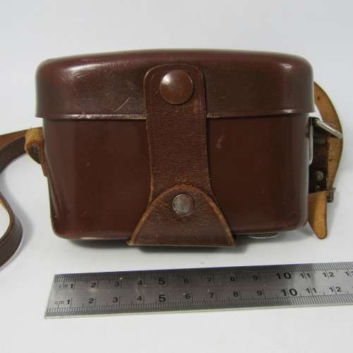 Voigtlanders VITO B in leather case and original box (1956) and books plus rangefinder