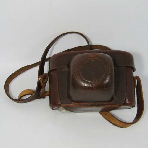 Voigtlanders VITO B in leather case and original box (1956) and books plus rangefinder