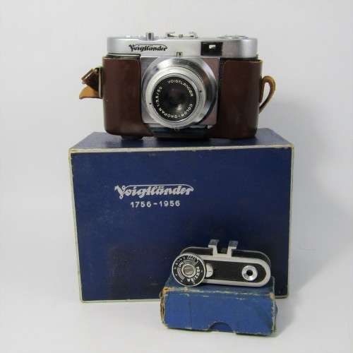 Voigtlanders VITO B in leather case and original box (1956) and books plus rangefinder