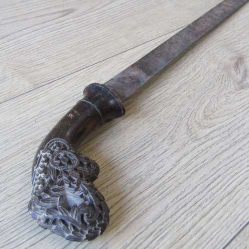 Antique Indonesian Luwuk sword with water buffalo horn handle - blade 67cm, total length 83cm