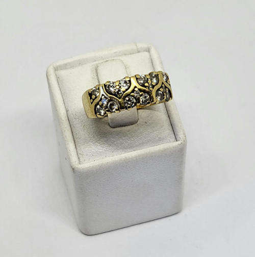 18 kt Yellow gold ring with 17 diamonds estimated weight of 54 points - 5.2g