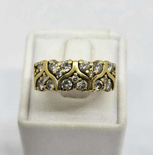 18 kt Yellow gold ring with 17 diamonds estimated weight of 54 points - 5.2g