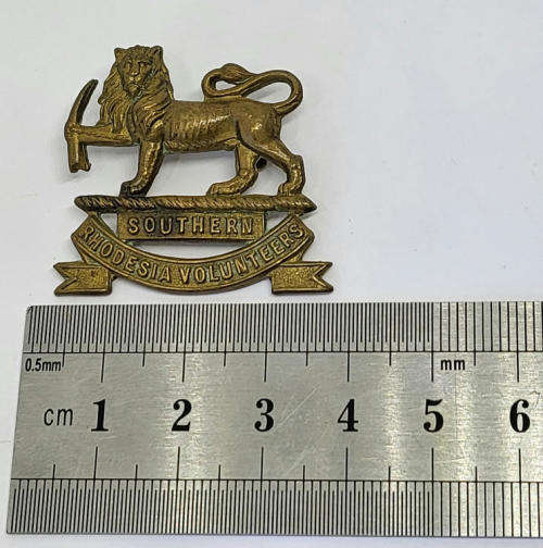 Boer War Southern Rhodesia Volunteers brass cap badge - Worn 1898-1920