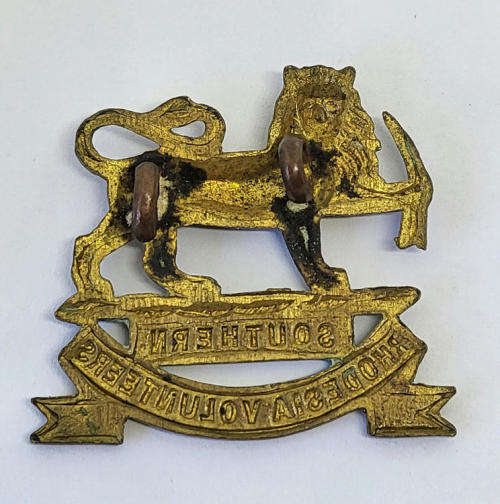Boer War Southern Rhodesia Volunteers brass cap badge - Worn 1898-1920