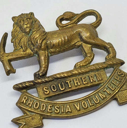 Boer War Southern Rhodesia Volunteers brass cap badge - Worn 1898-1920