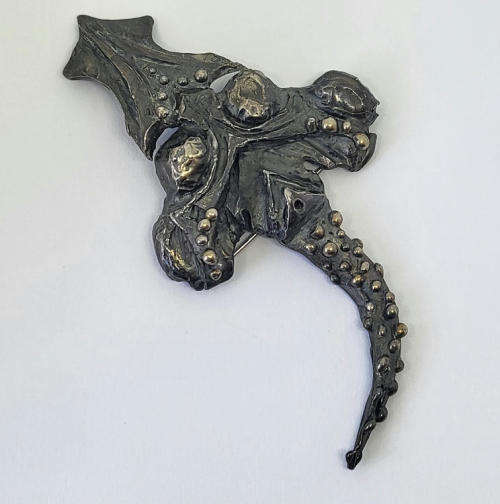 Handmade sterling silver stingray brooch - Weighs 29.3g
