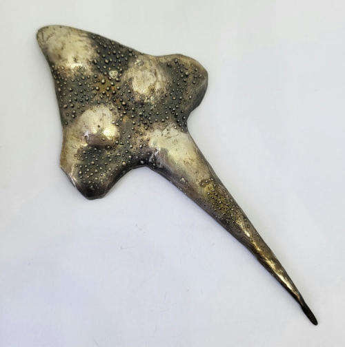 Handmade sterling silver stingray brooch - Weighs 32.3g