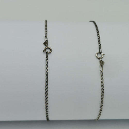 Lot of 2 sterling silver bracelets 23cm  - weighs 3.3g