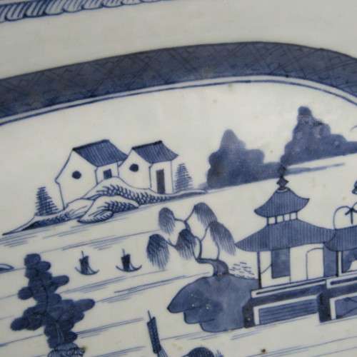 19th Century Chinese Canton porcelain platter in excellent condition