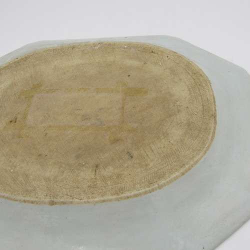 19th Century Chinese Canton porcelain platter in excellent condition