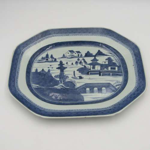 19th Century Chinese Canton porcelain platter in excellent condition