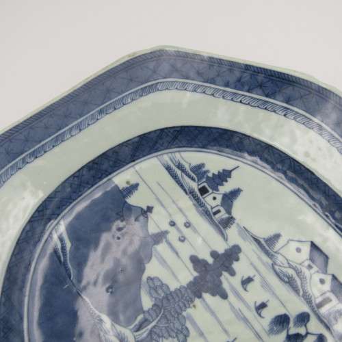 19th Century Chinese Canton porcelain platter in excellent condition