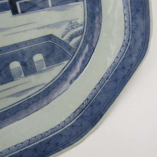 19th Century Chinese Canton porcelain platter in excellent condition