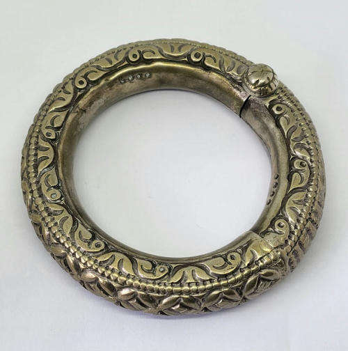 Vintage Indian silver bangle - Weighs 143 grams - Test as 50% silver