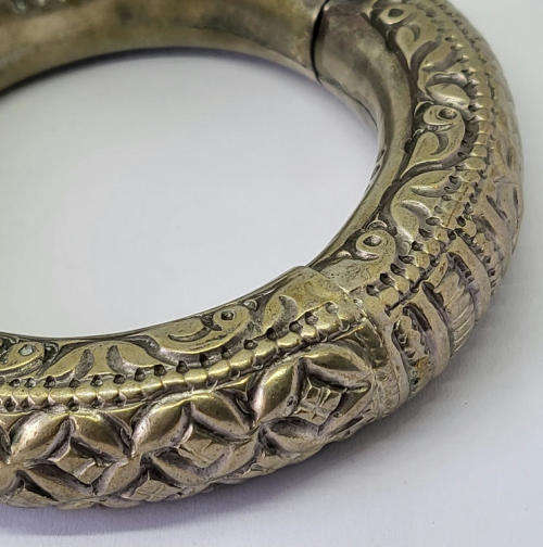 Vintage Indian silver bangle - Weighs 143 grams - Test as 50% silver