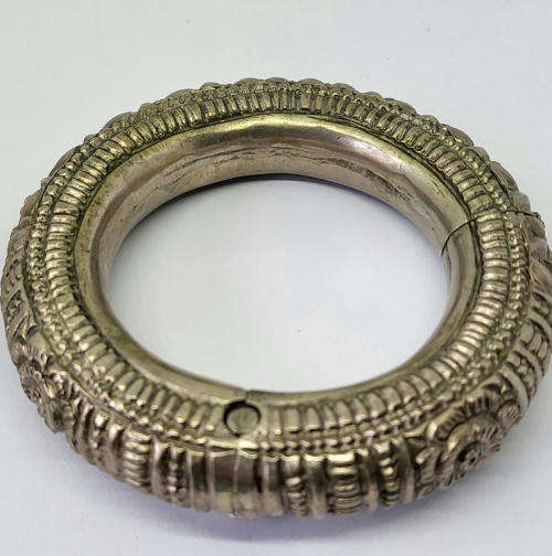Vintage Indian silver bangle - Weighs 154 grams - test as 50% silver