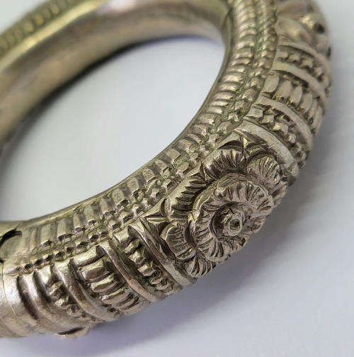 Vintage Indian silver bangle - Weighs 154 grams - test as 50% silver