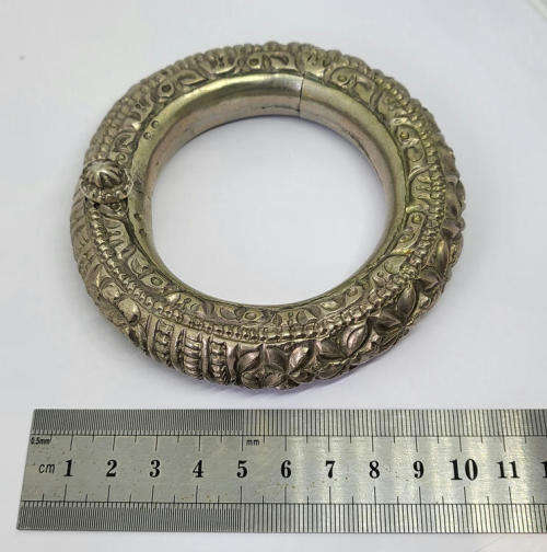 Vintage Indian silver bangle - Weighs 154 grams - test as 50% silver