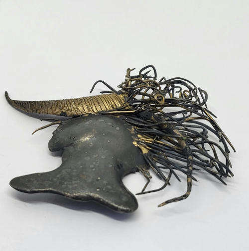 Handmade sterling silver head with funky hair brooch - Weighs 46.3g