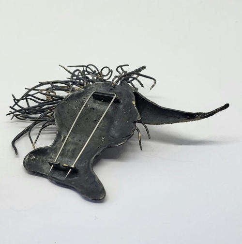 Handmade sterling silver head with funky hair brooch - Weighs 46.3g