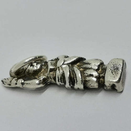 Vintage silver figurine charm for bracelet - weighs 4.1g